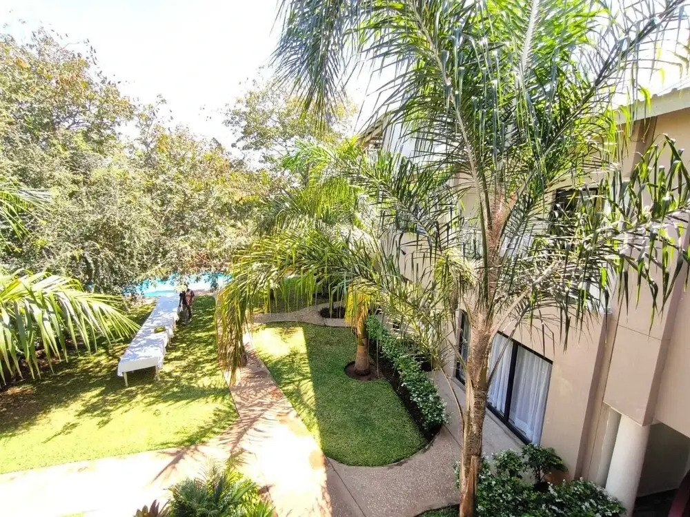 Room in Lodge - Luxury Suite in Zambezi Boutique Lodge 3