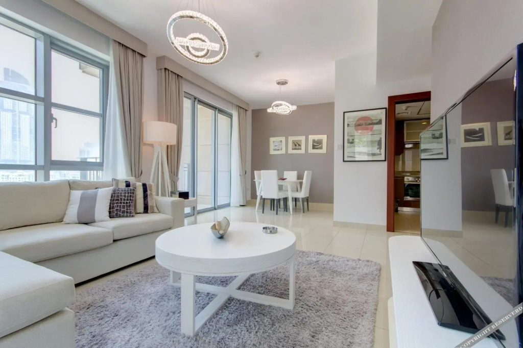 Exquisite1 BR Apartment, Standpoint Tower Downtown