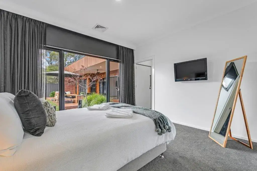 Villa Simone - Tranquil Hideaway in the Heart of Echuca