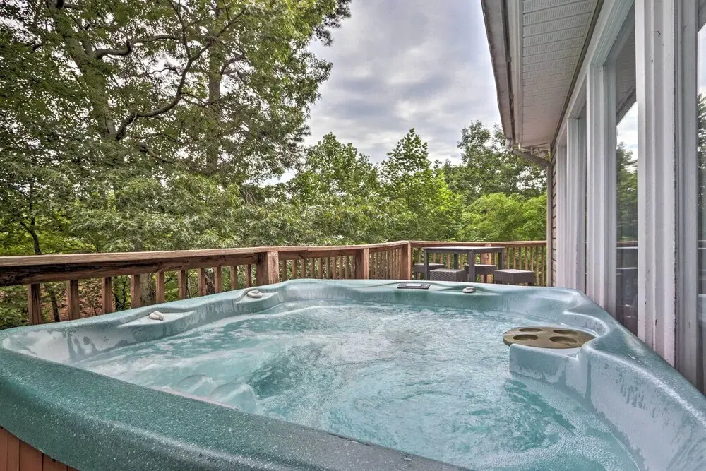 Gatlinburg House w/ Pool Table & Forest Views!