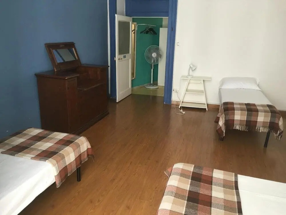 6 Small Rooms