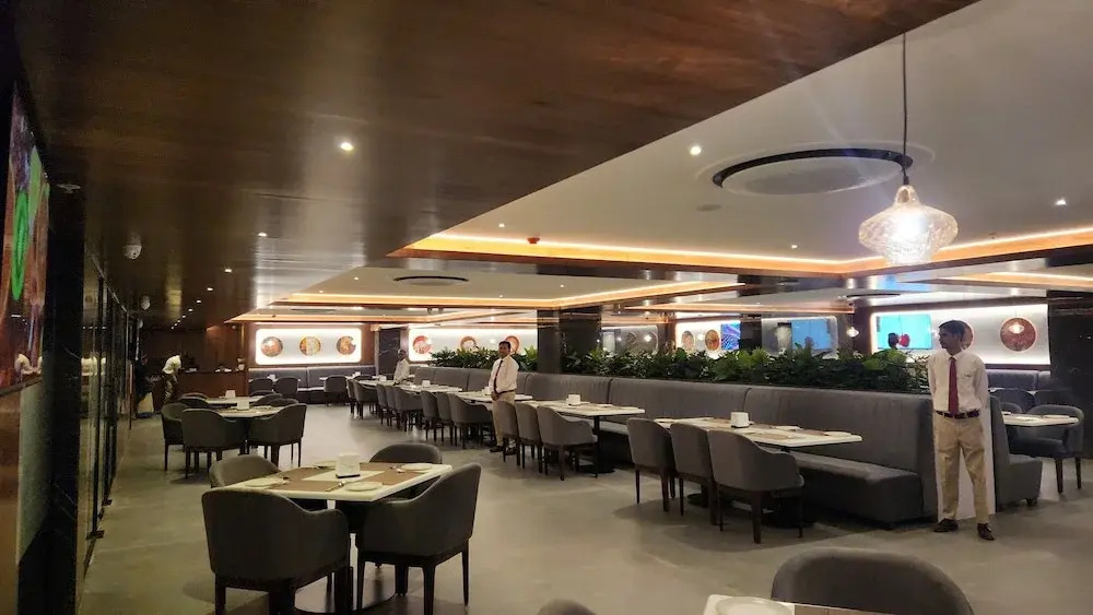 Hotel Tulips Grand
