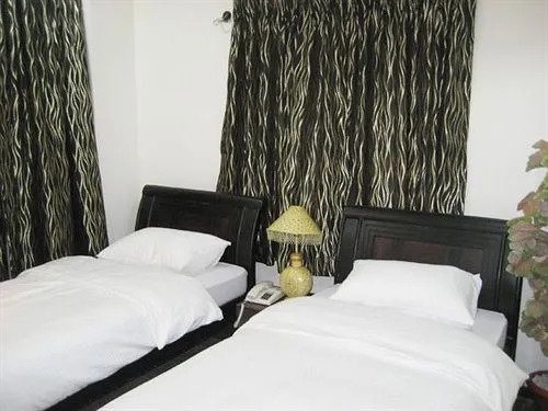 Falcons Nest Service Apartment-Lawsons Bay