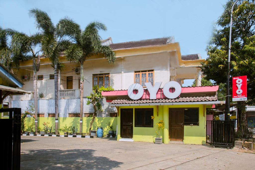 OYO 1069 Hotel New Rajawali