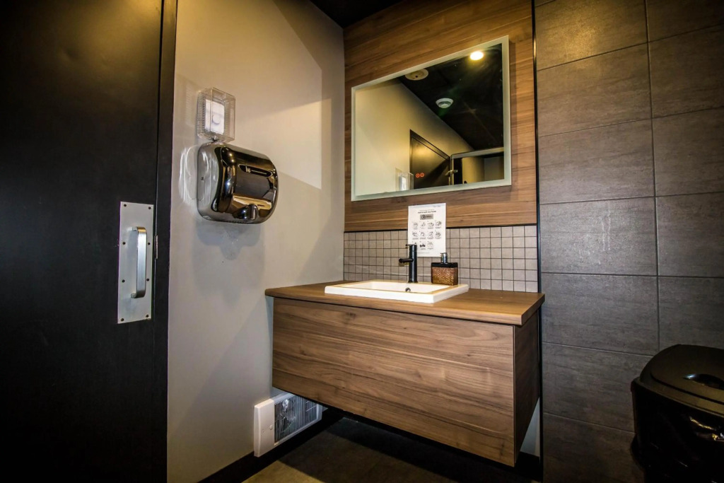 Companion Hotel Motel