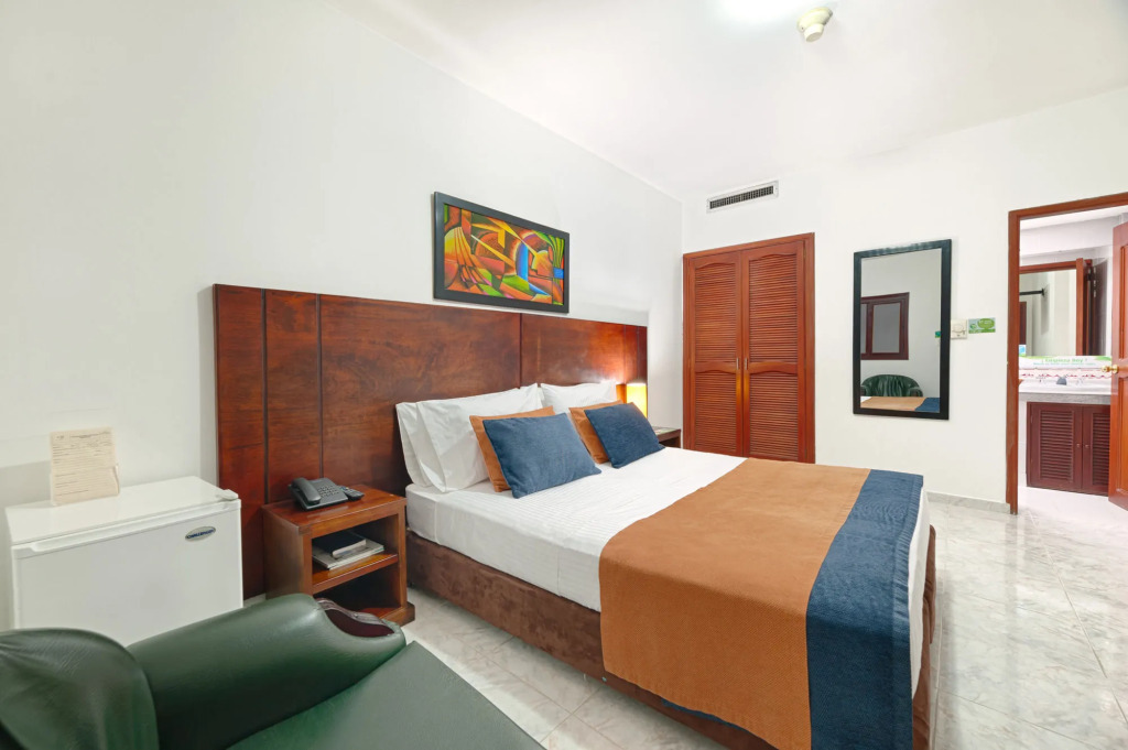 TAMA Hotel Granada Real Cali
