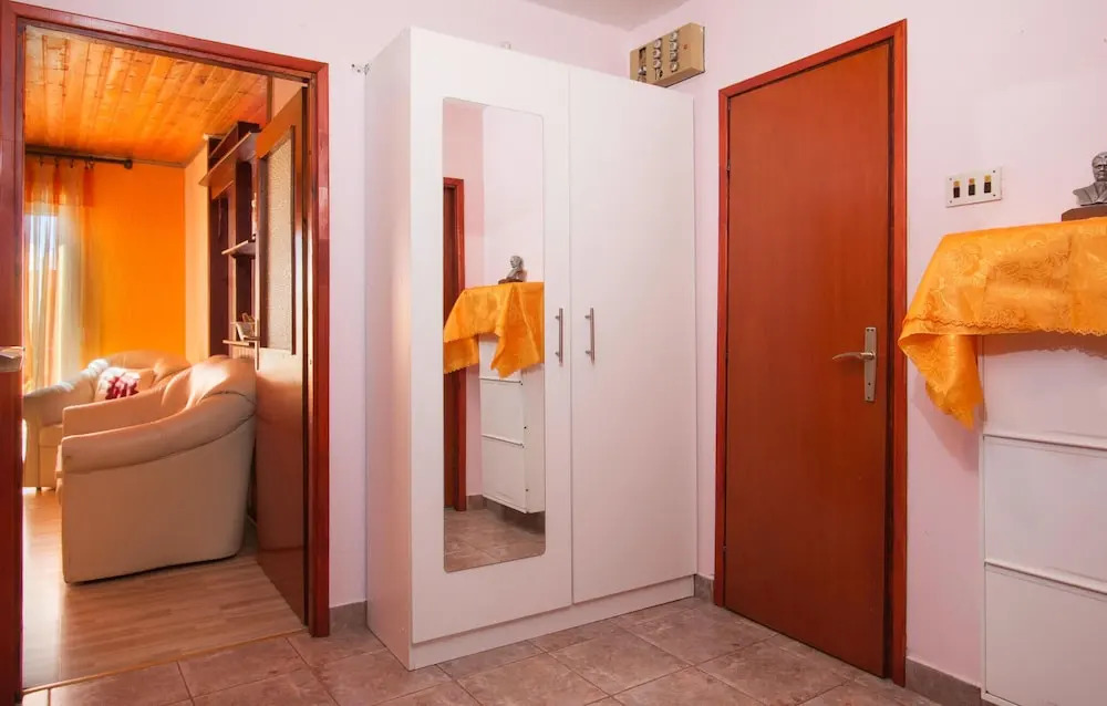 Stunning Home in Pula With Wifi and 2 Bedrooms