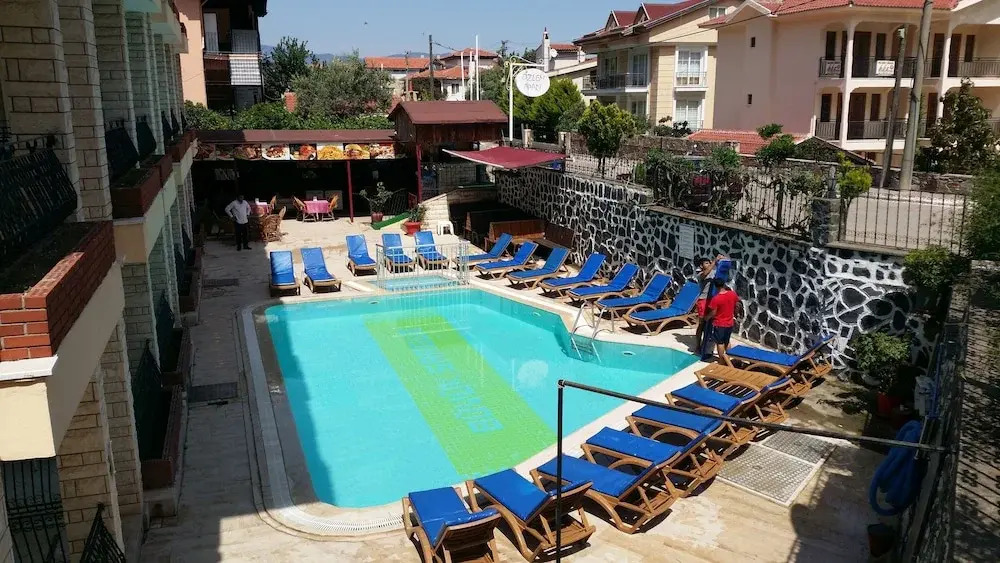 Özlem  1 Apart