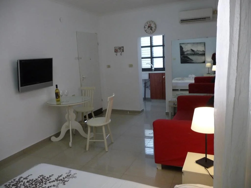 Feel at Home - Vacation Rentals