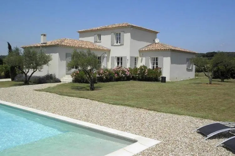 A beautiful new luxury villa close to Uzès.