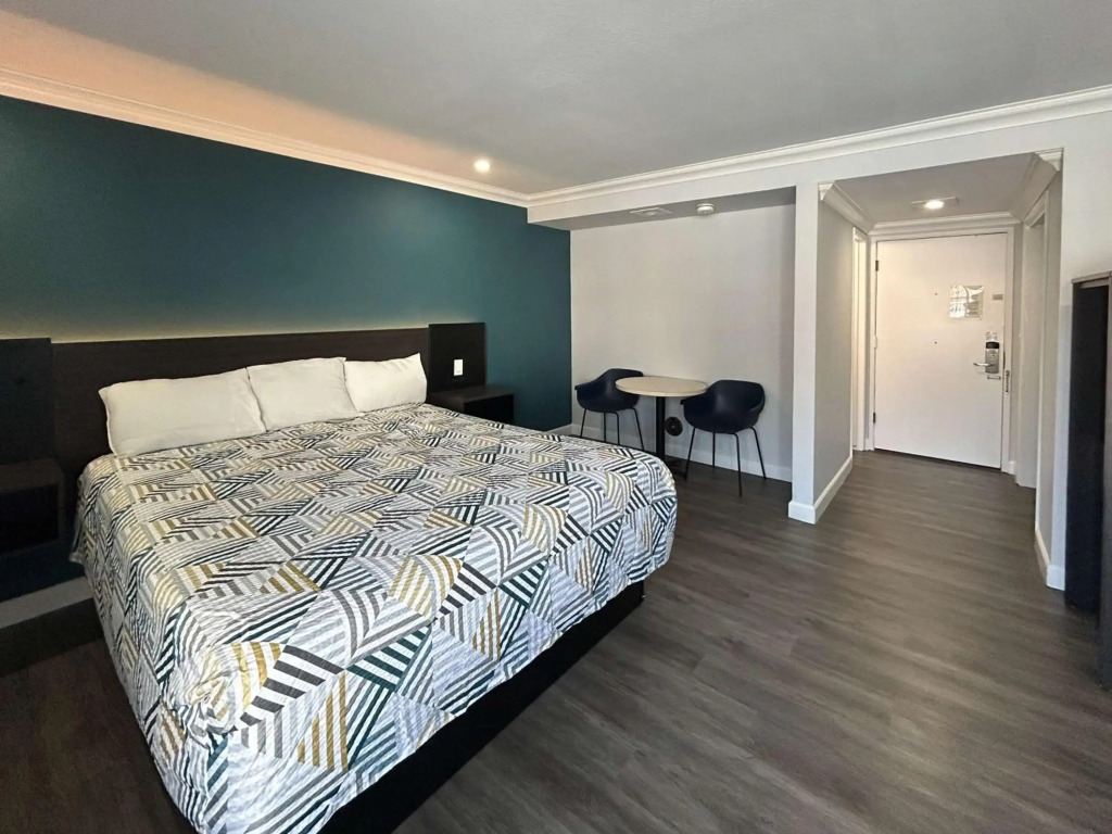 Motel 6 Buena Park, CA Anaheim Near Maingate Knotts