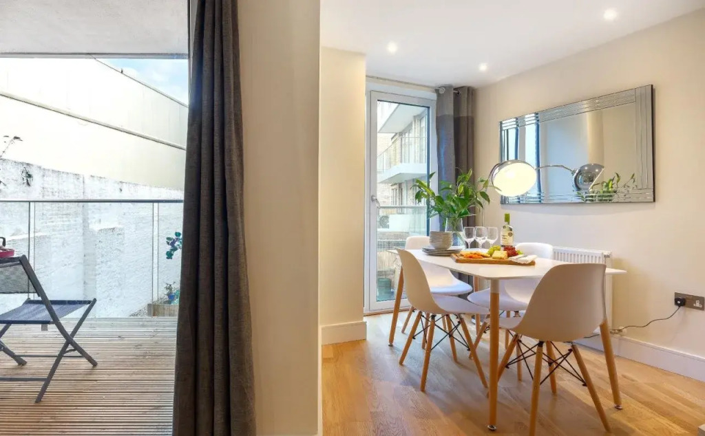 Canary Gateway Apartments