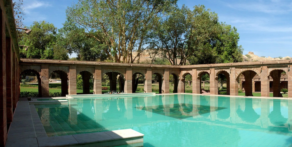 WelcomHeritage Bal Samand Lake Palace