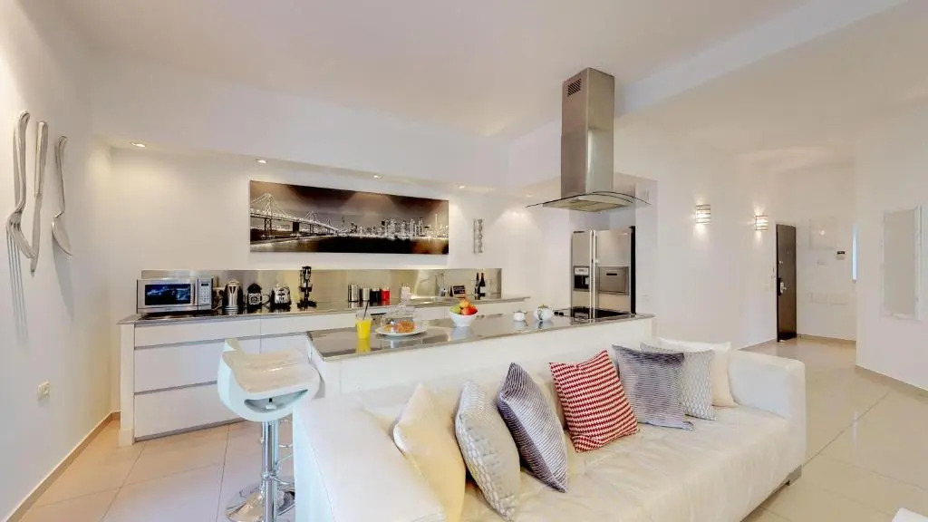 Peaceful 3BR near Frishman Beach by HolyGuest