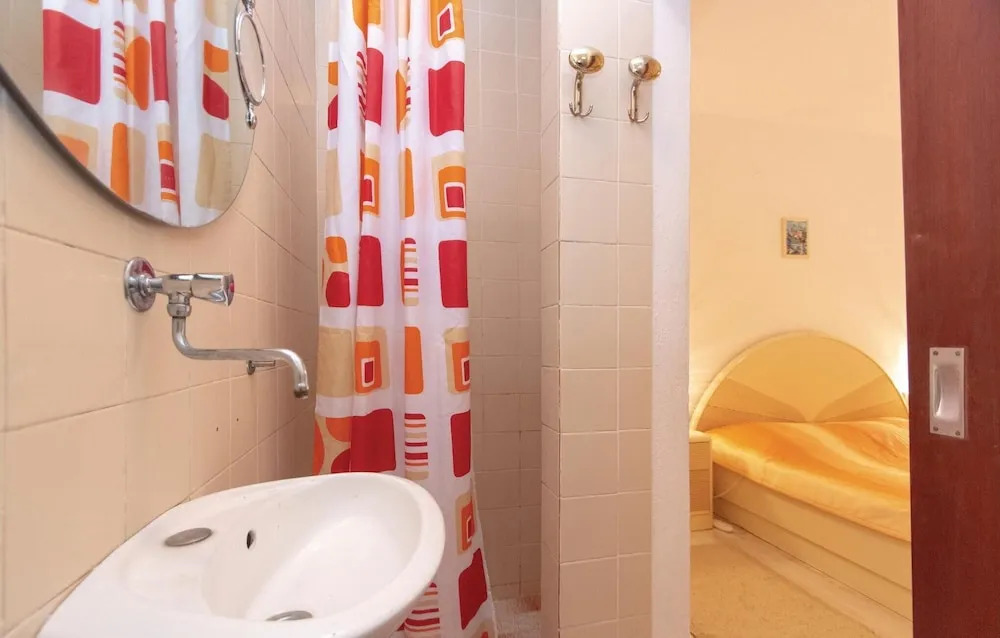 Stunning Home in Korcula With Wifi and 6 Bedrooms