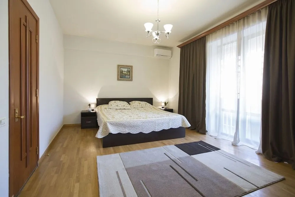 Cozy Apartment on Republic Square