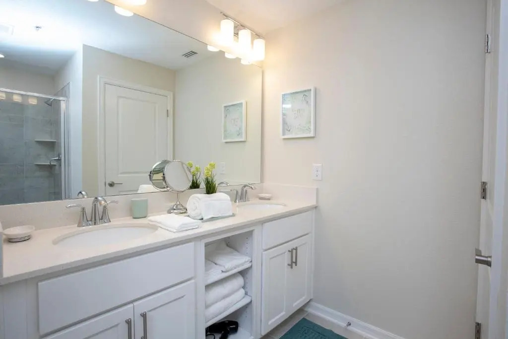 Gorgeous Two Bedroom Apto Close to Disney 306