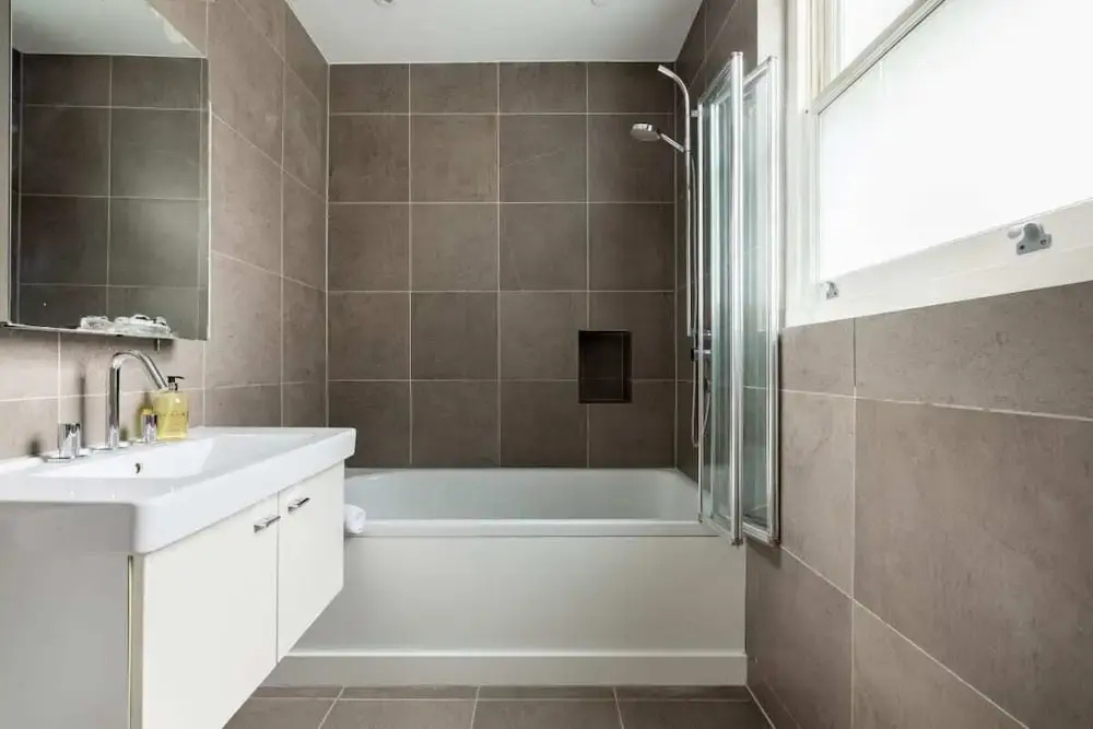 The Chelsea Nest - Stylish 2bdr With Balcony