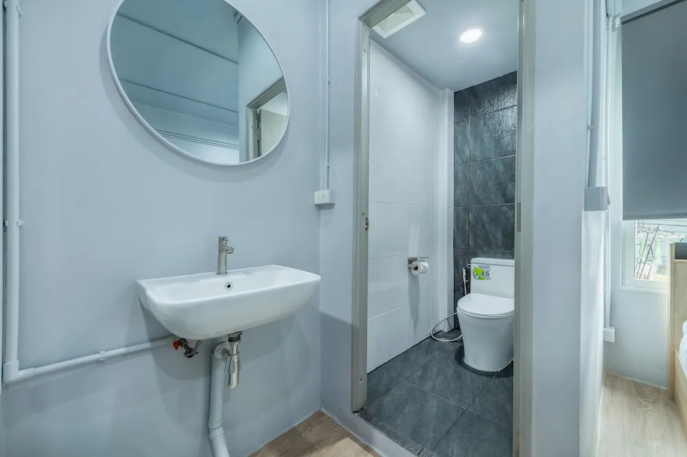 Ti Thong Hostel