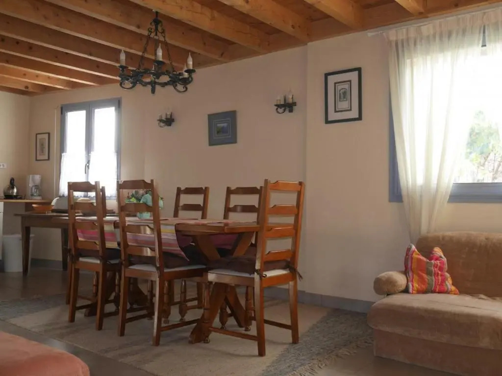 Gîte Saint-Romain-en-Jarez, 4 pièces, 6 personnes - FR-1-496-34