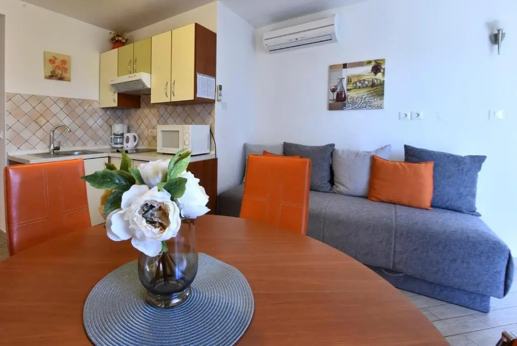 Apartments house Tomic for max 22 persons Maj Poreč