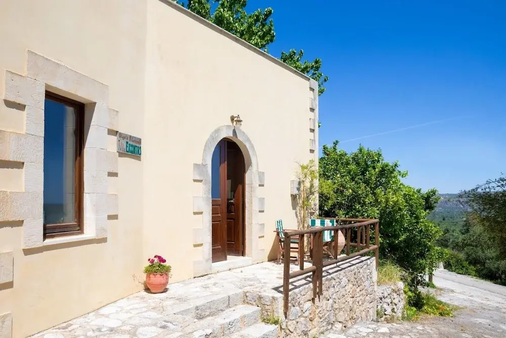 Villa Erontas Mini Pool and Heated Jacuzzi
