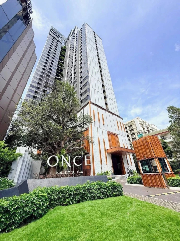 Room-luxury Room Pattaya With Scenic Roo