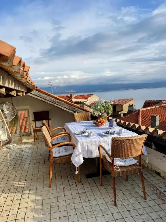 Complete house with Sea View in the center Vrbnik on island KRK