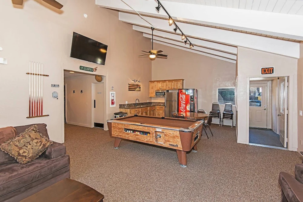 St. Anton Getaway - Shared Bbq, Pool & Hot Tub