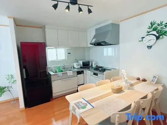 TEISHINKYO | Near Namba | One House | 3BR + 1 Tatami  · 2WC· 1BA | Tengachaya Station 9 Minutes |