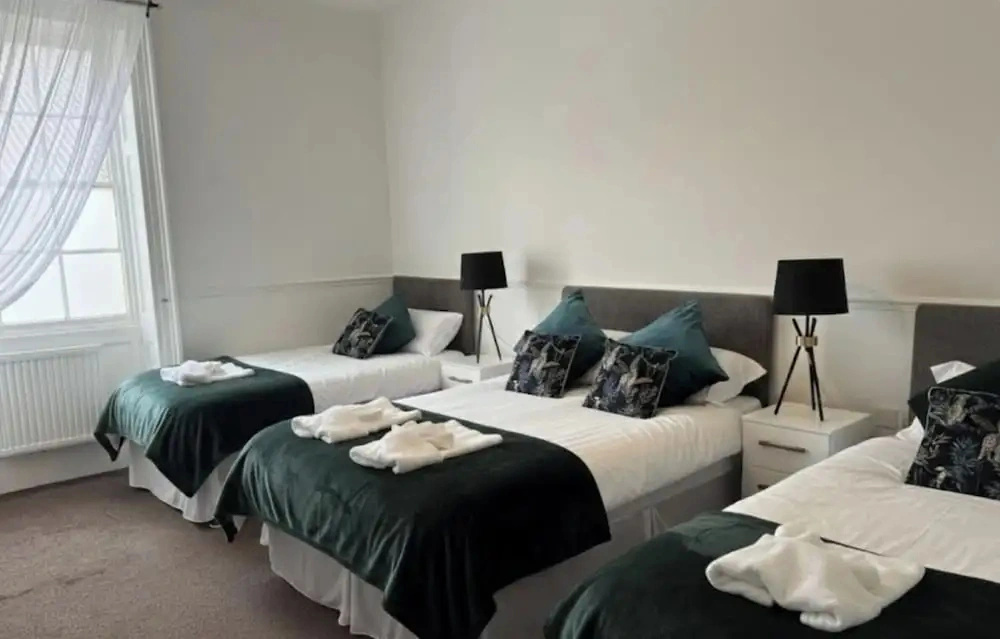 Room 9 - Manor Park Country House Wales