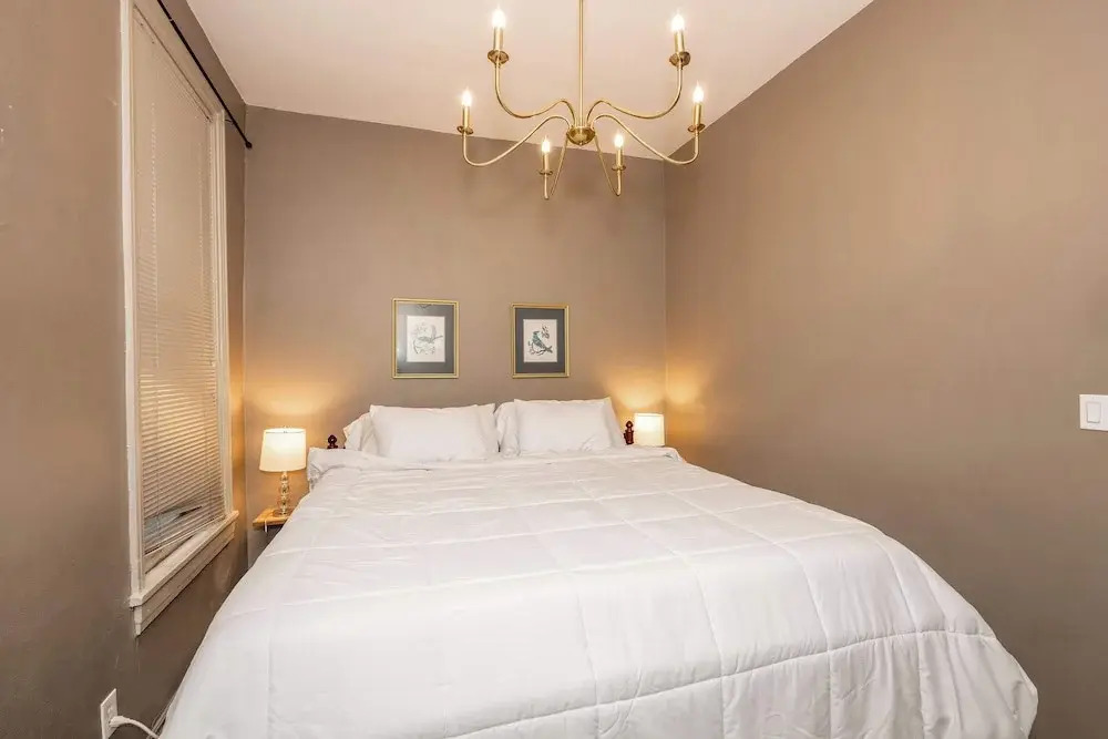 Historic Gem Russell Suite 2