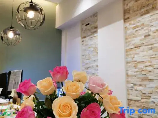 Yuxuju Garden Hotel