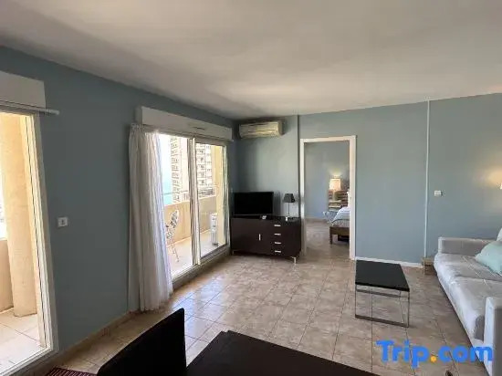 Sunnydaze Monaco beach apartment