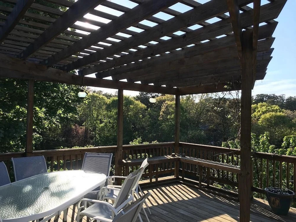 76 Indian Hill Road North - Three Bedroom House