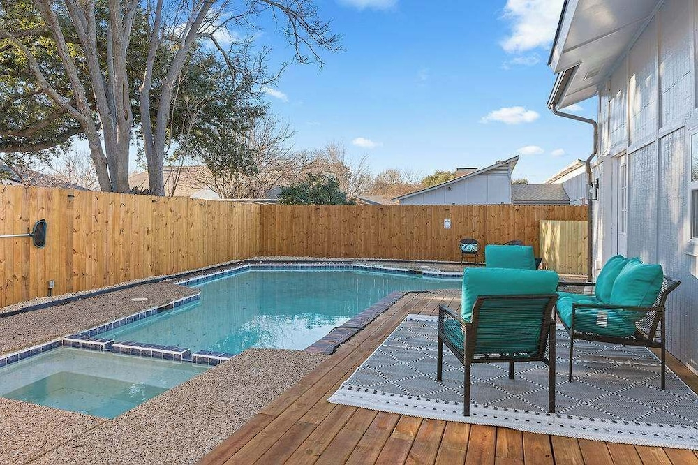Haven House King Bed Backyard Pool