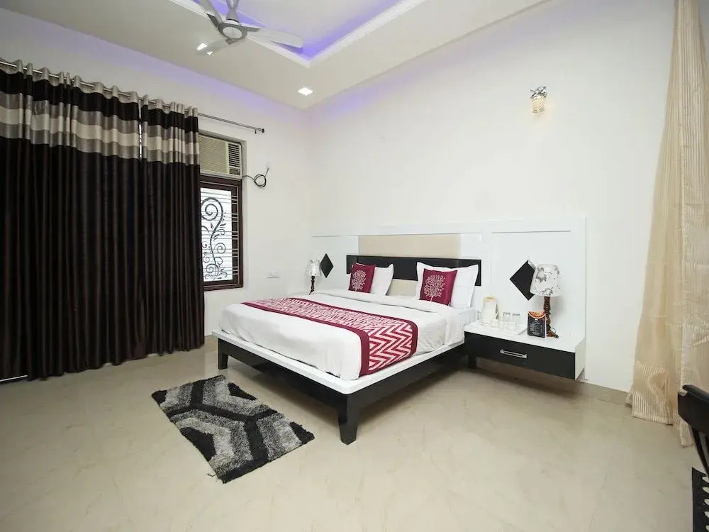 Premium Corporate Suites by OYO Rooms
