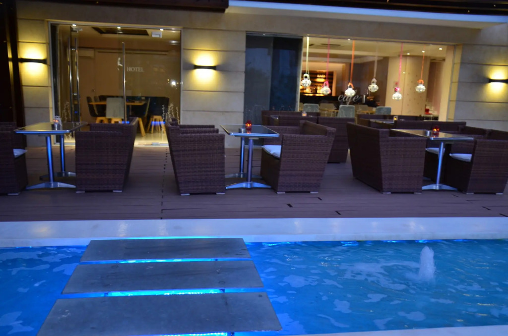 Deves Hotel