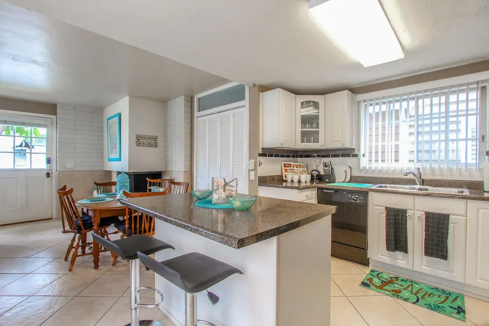 114 Onyx Avenue Townhouse 3 Bedrooms 2 Bathrooms Townhouse