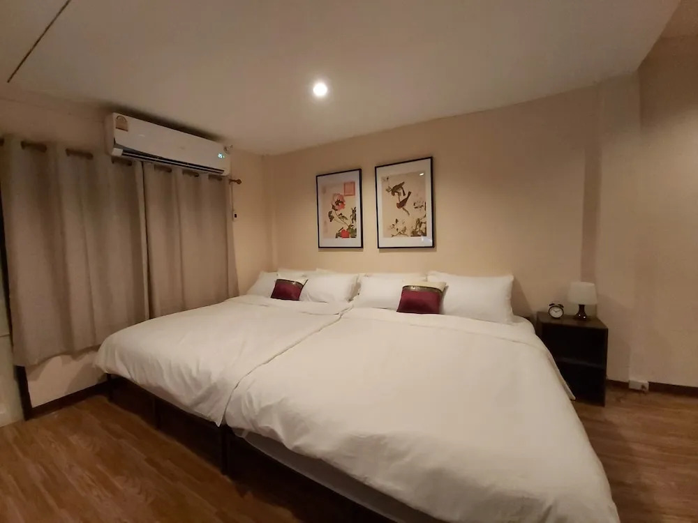 Real Bangkok Guesthouse Private 3BR Home 3 Min to BTS Ratchathewi