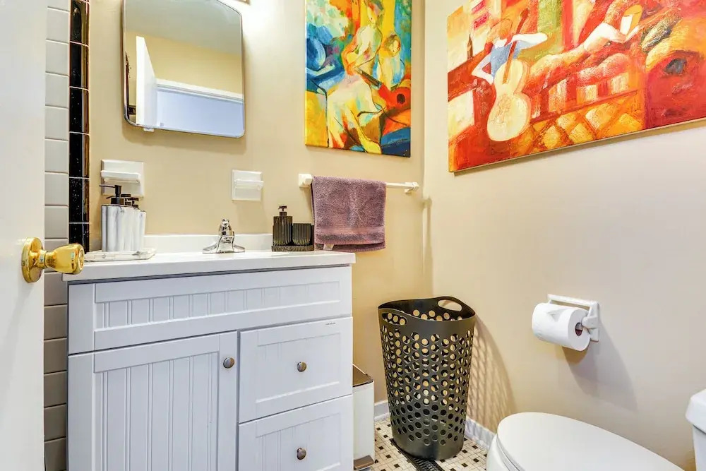 2 Mi to Dtwn Greensboro: Centrally Located Home