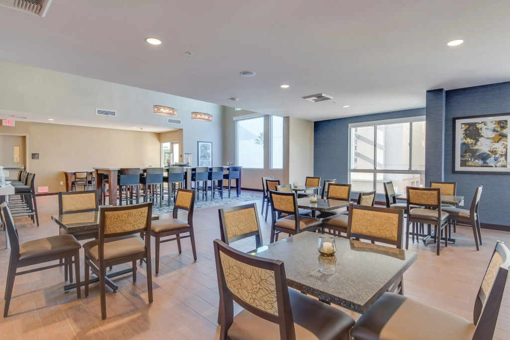 Hampton Inn & Suites Los Angeles - Glendale