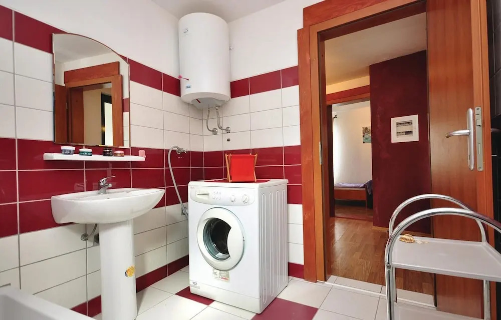 Amazing Home in Mirca with Hot Tub, WiFi & 4 Bedrooms