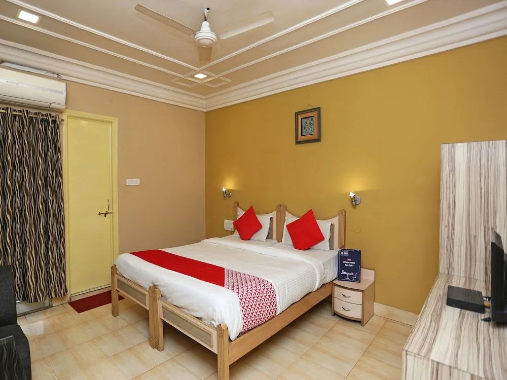 OYO 24860 Hotel Shiva International