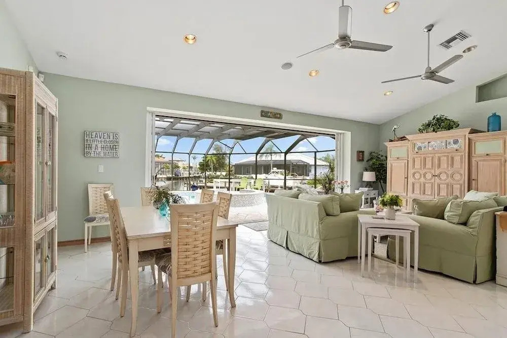 Magnolia Private Home #59999 3 Bedrooms 2 Bathrooms Home by Redawning