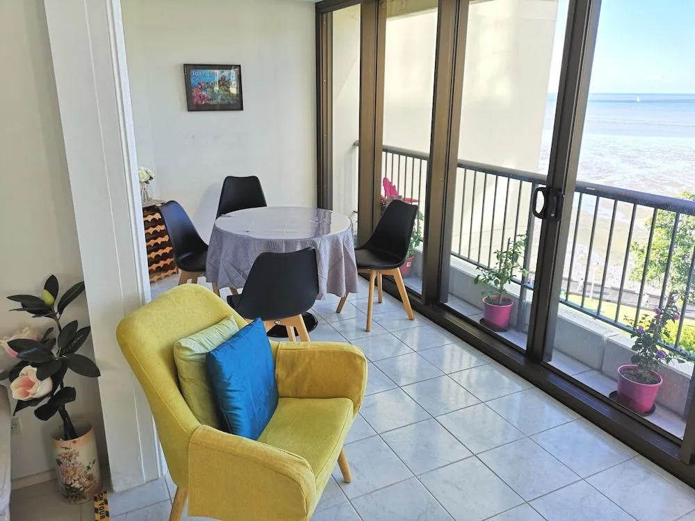 Cairns Ocean View Apartment
