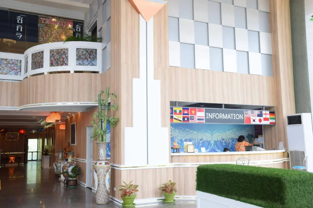 Bay Hotel Srinakarin