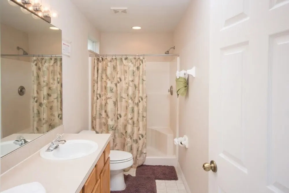 Southside Large Pool Near Disney! 3 Bedroom Home