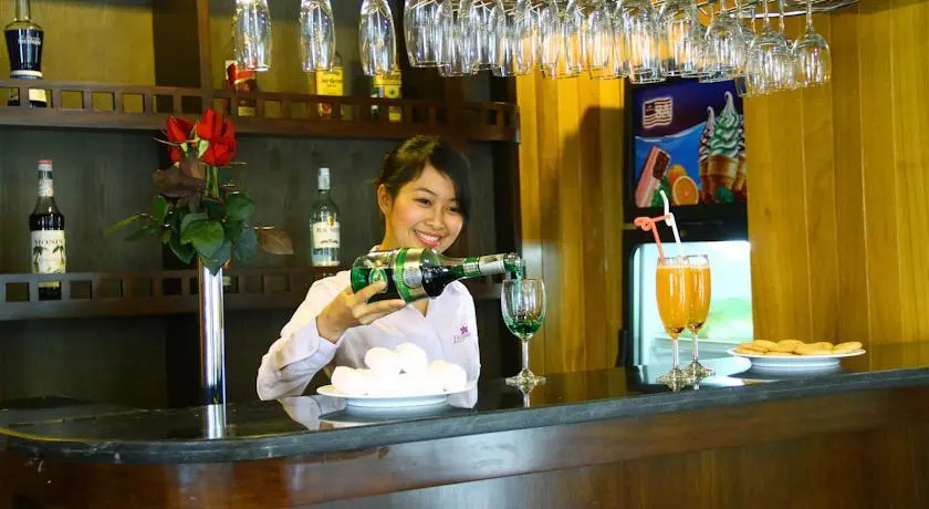LAzalee Cruise Halong