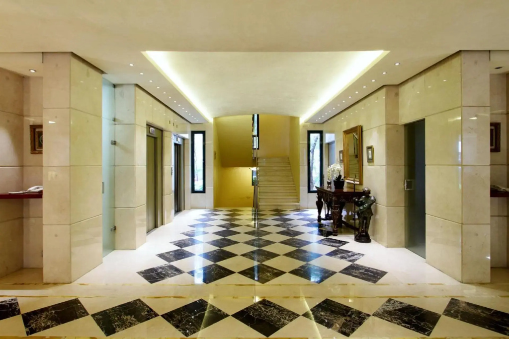 Promenade Hotel